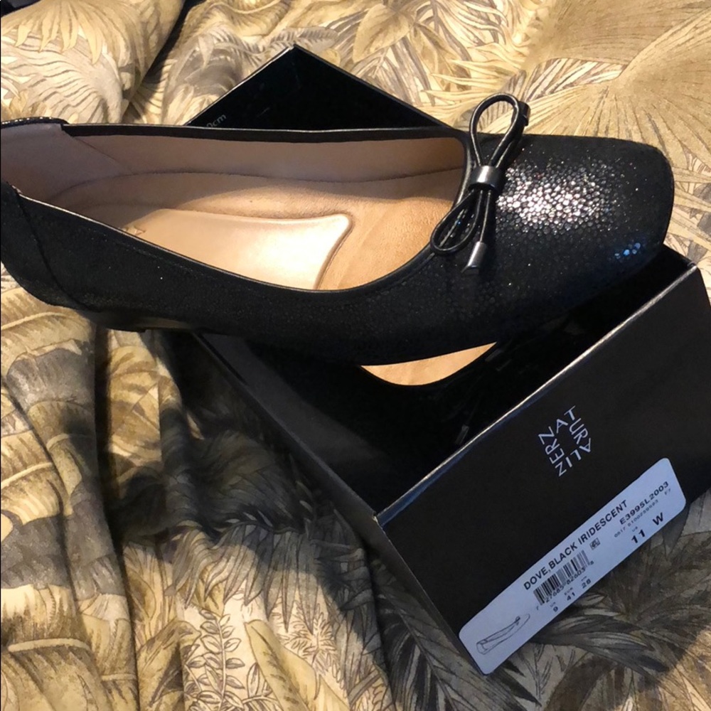 Naturalizer flats